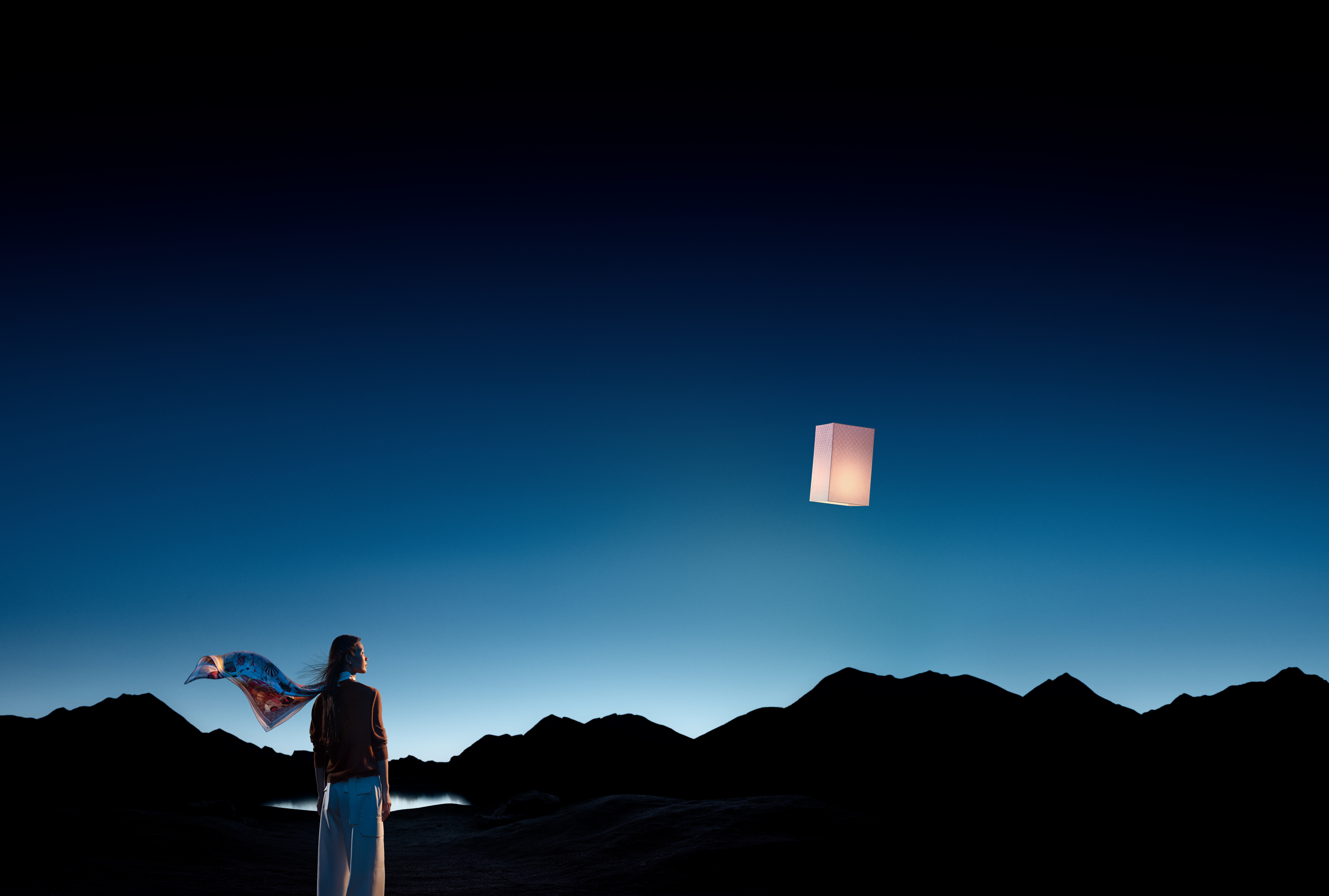 250922_05_LV_Holiday_0944_V6c_L2_sRGB New Position