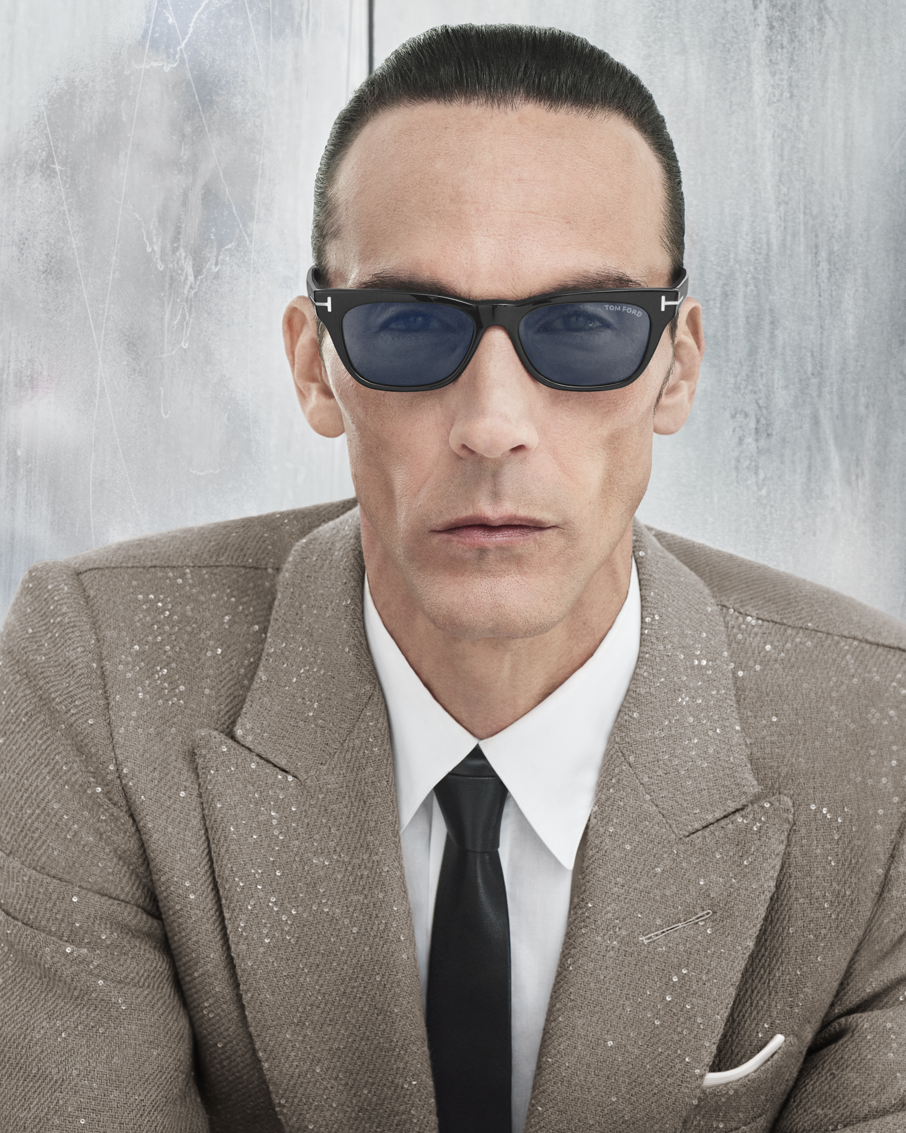TF_Campaign_AW25_2025_Eyewear - Core Sun_Men_Look 52_FT1362_01V_03_074_RGB_150dpi_CROP