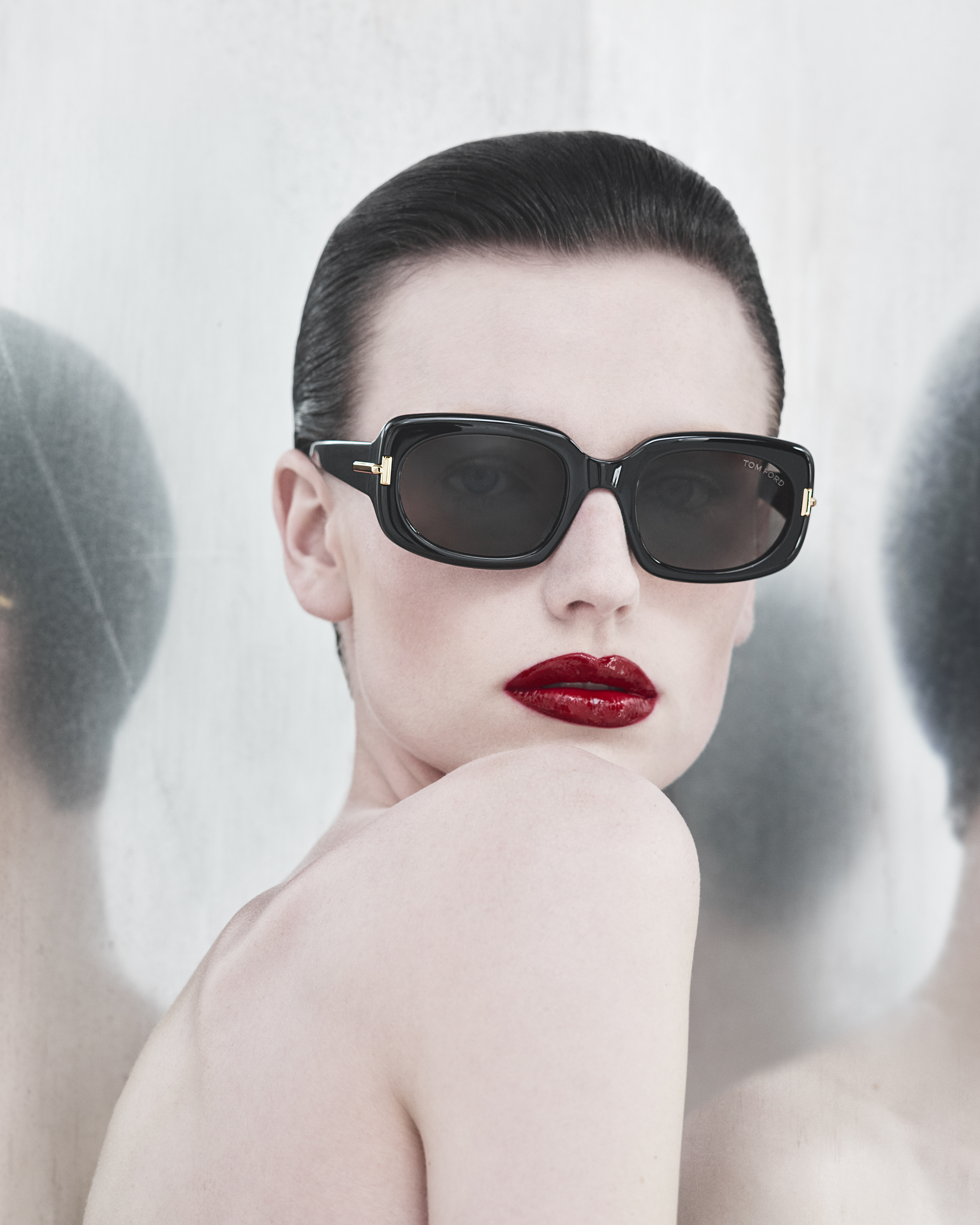 TF_Campaign_AW25_2025_Eyewear_Icon Sun_Women_Look 44_FT1253_01A_05_003_RGB_150dpi_CROP_OPT2